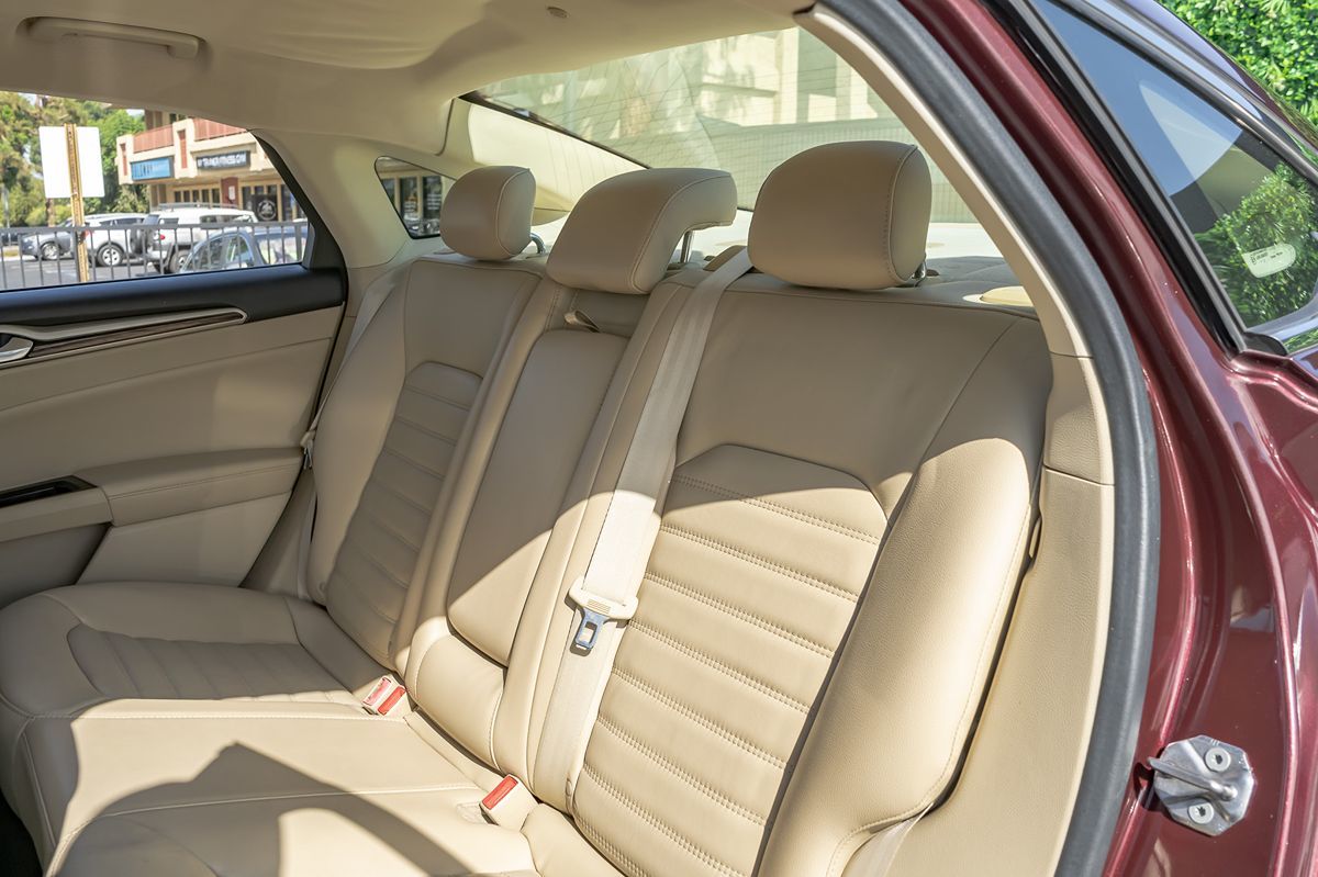 2013 Ford Fusion Energi SE photo 14