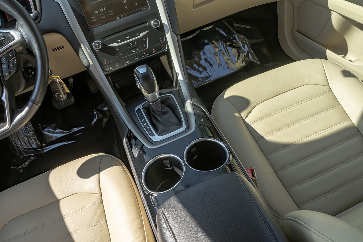 2013 Ford Fusion Energi SE photo 20