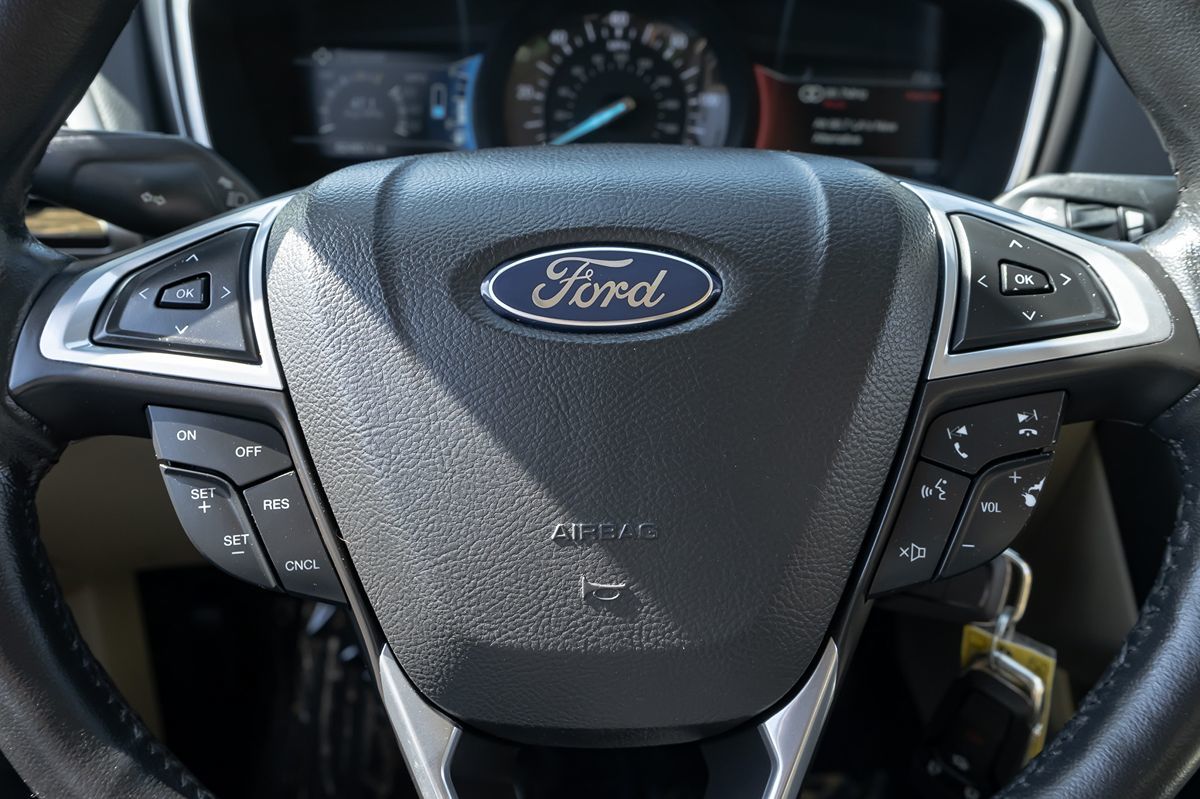 2013 Ford Fusion Energi SE photo 22