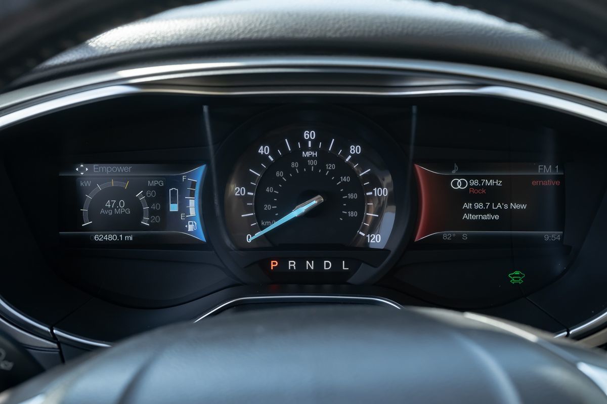 2013 Ford Fusion Energi SE photo 23