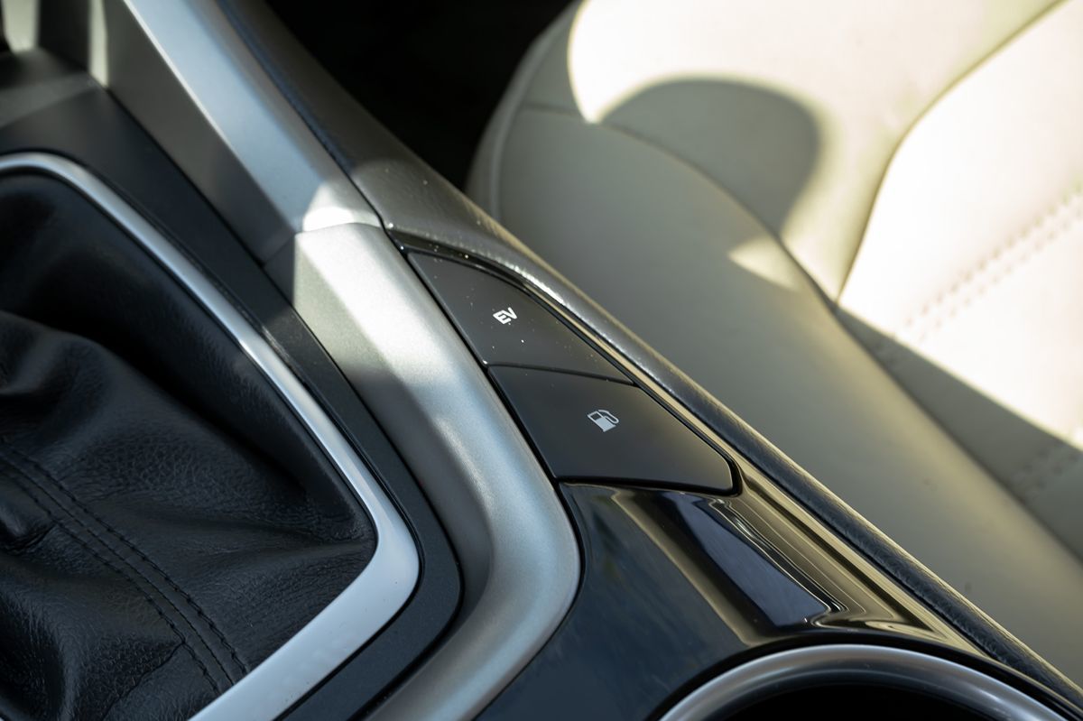 2013 Ford Fusion Energi SE photo 27