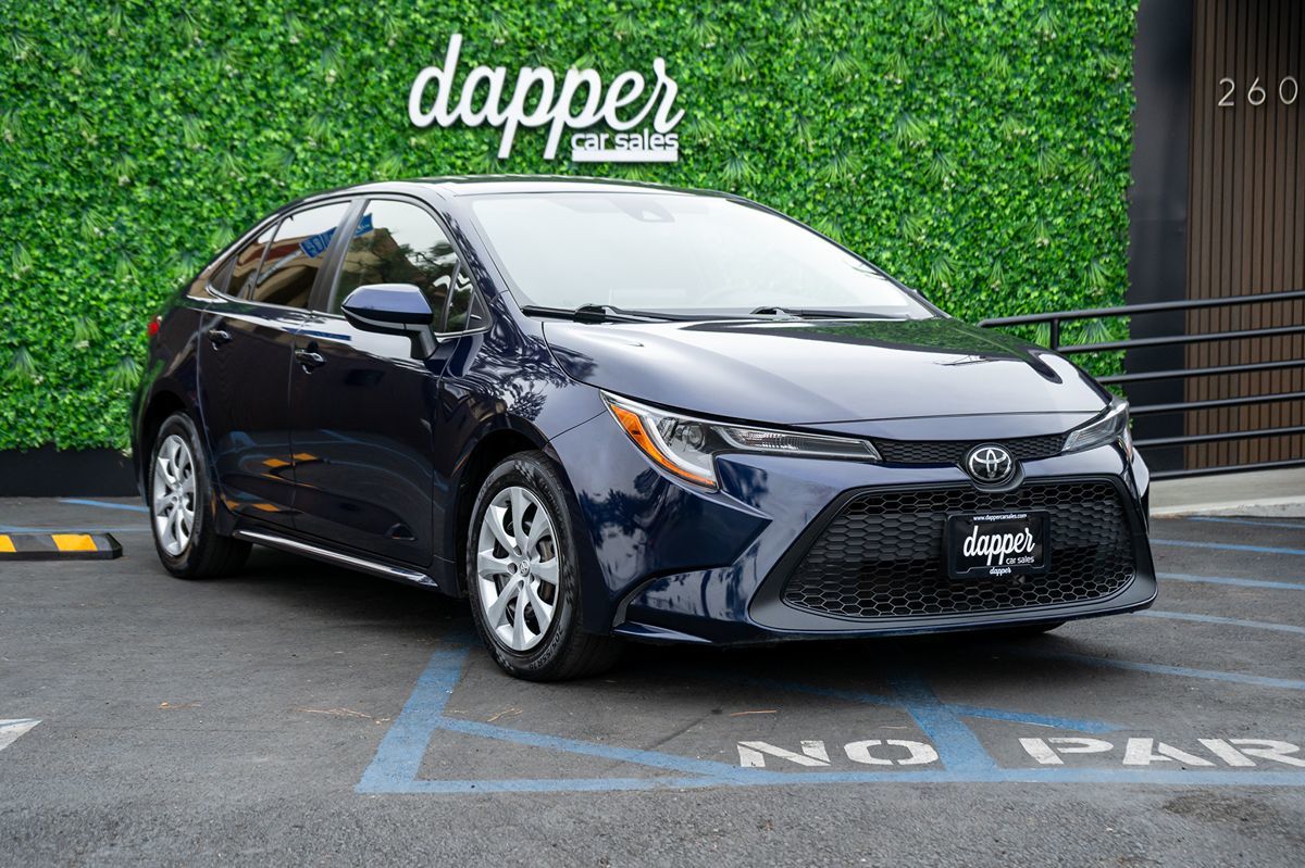 2020 Toyota Corolla LE photo 3