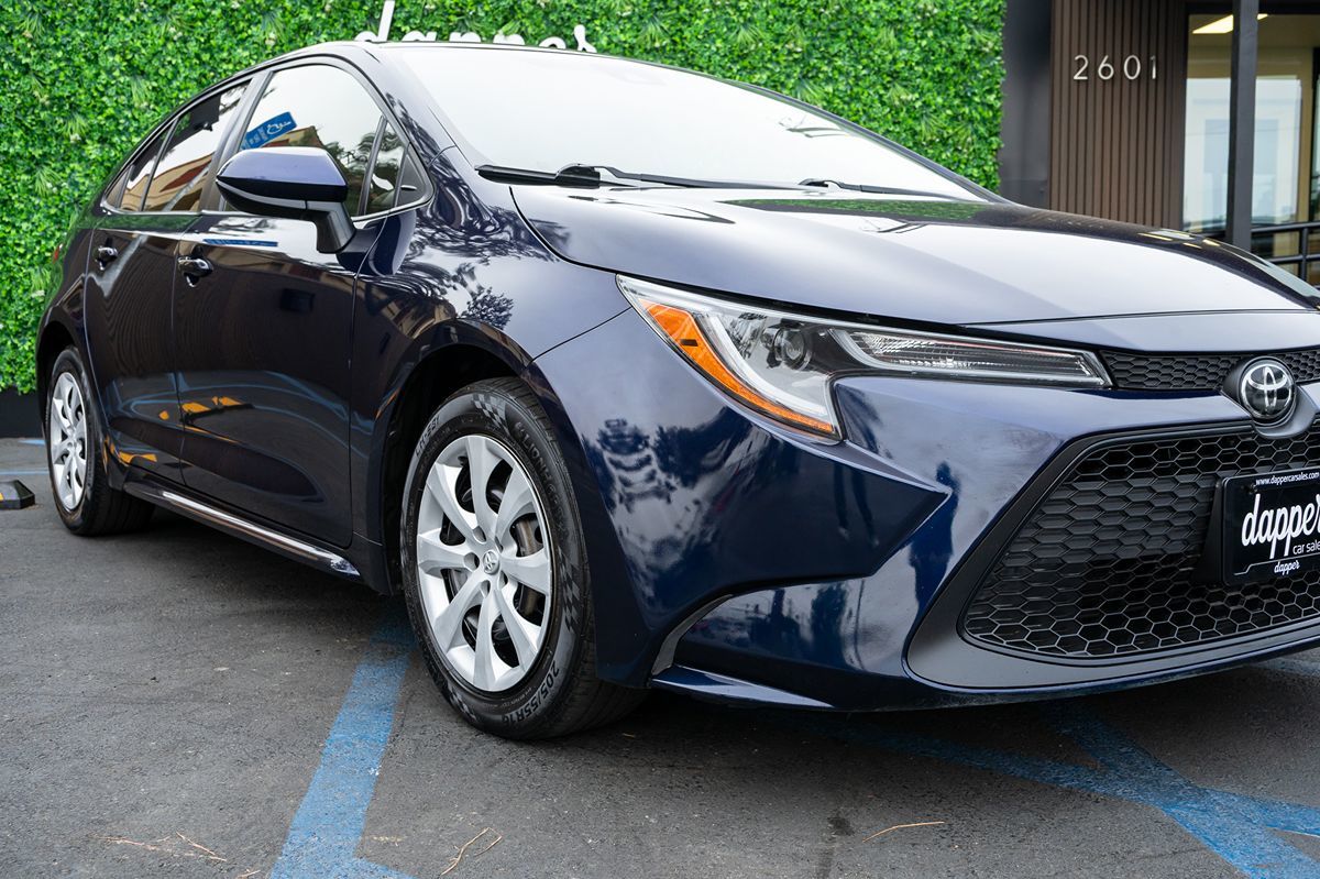 2020 Toyota Corolla LE photo 4