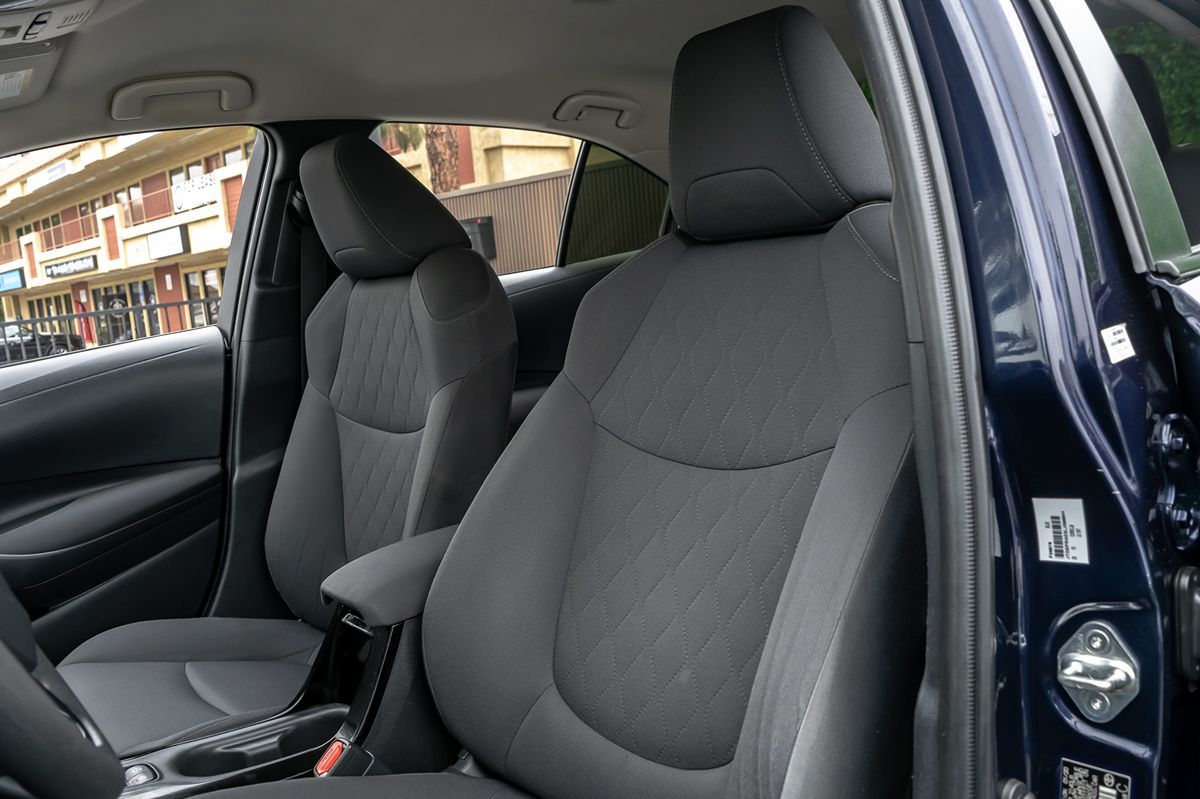 2020 Toyota Corolla LE photo 11