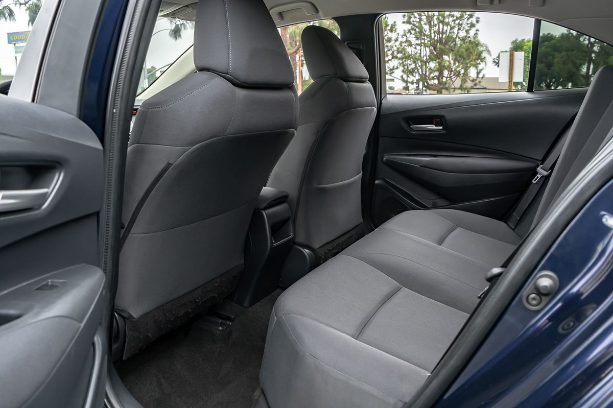 2020 Toyota Corolla LE photo 12