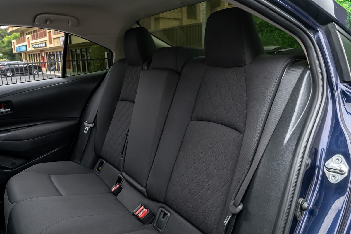 2020 Toyota Corolla LE photo 14