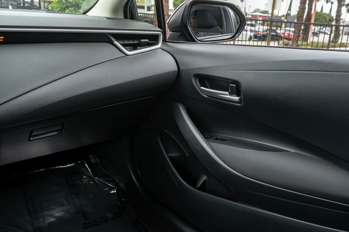 2020 Toyota Corolla LE photo 20
