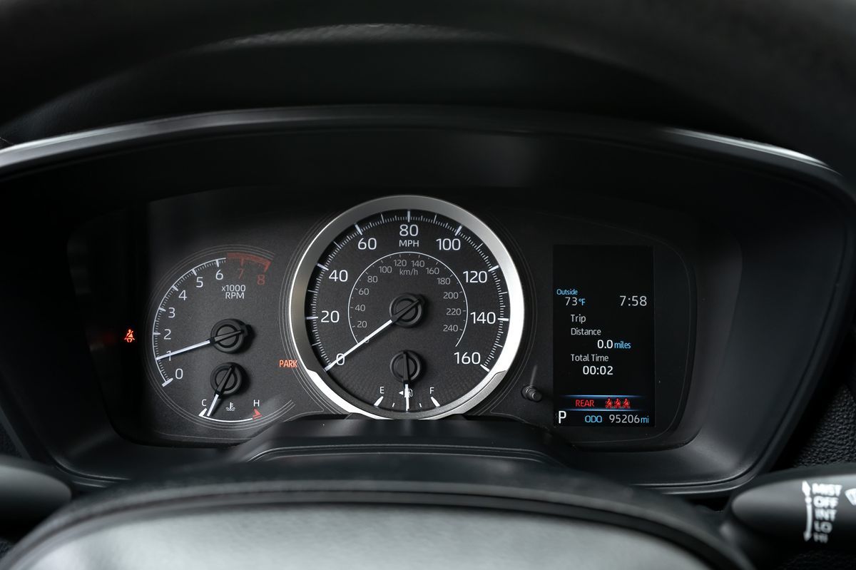 2020 Toyota Corolla LE photo 22