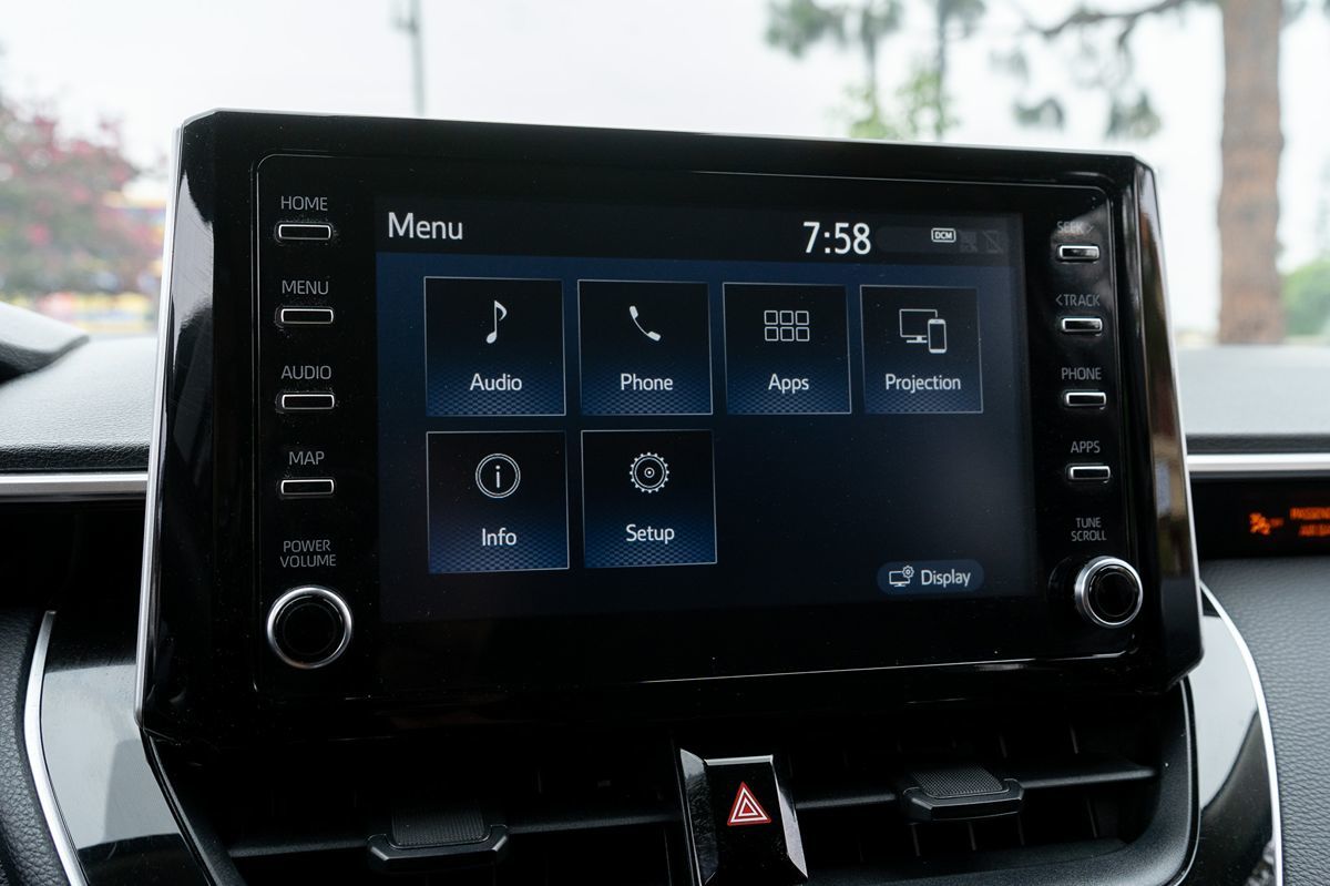 2020 Toyota Corolla LE photo 24