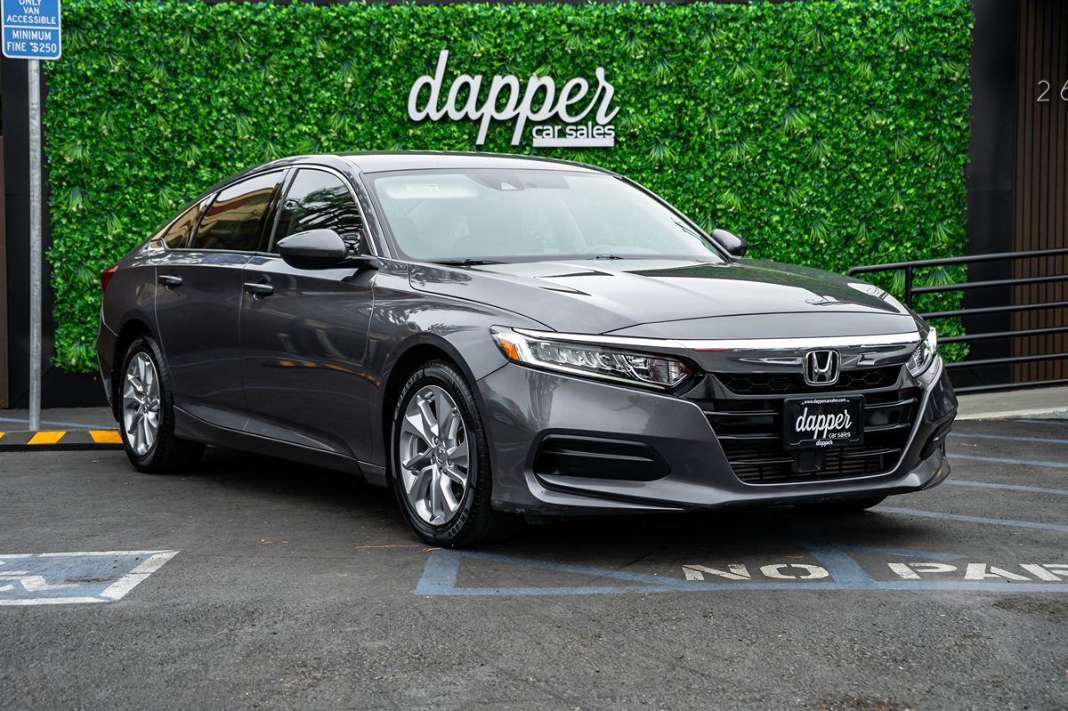 2018 Honda Accord LX 1.5T photo 3