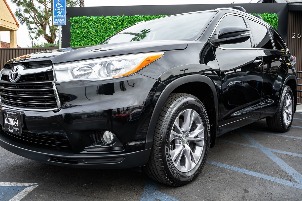 2015 Toyota Highlander XLE photo 2