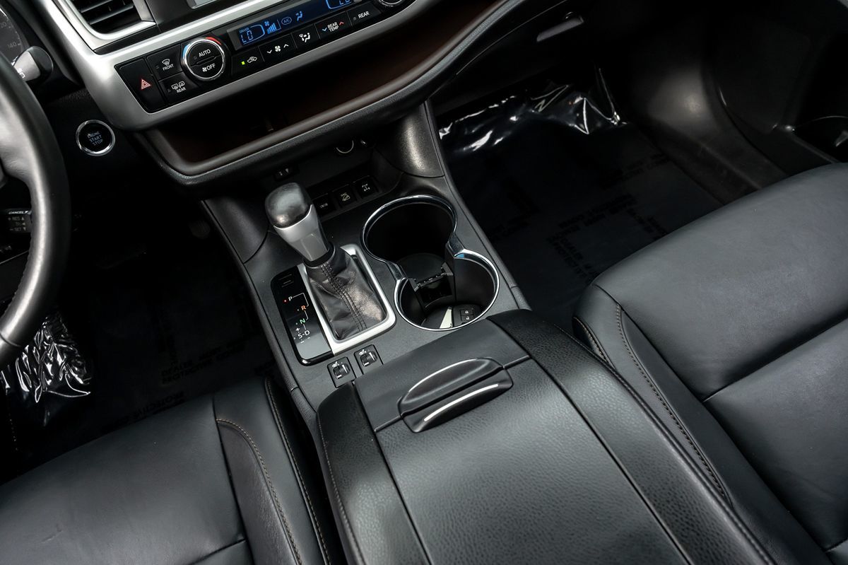 2015 Toyota Highlander XLE photo 23