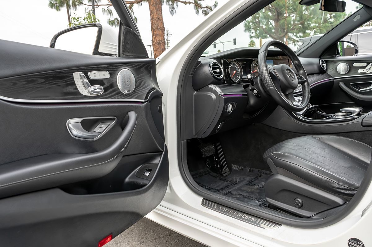 2017 Mercedes Benz E 300 Sport Sedan photo 10