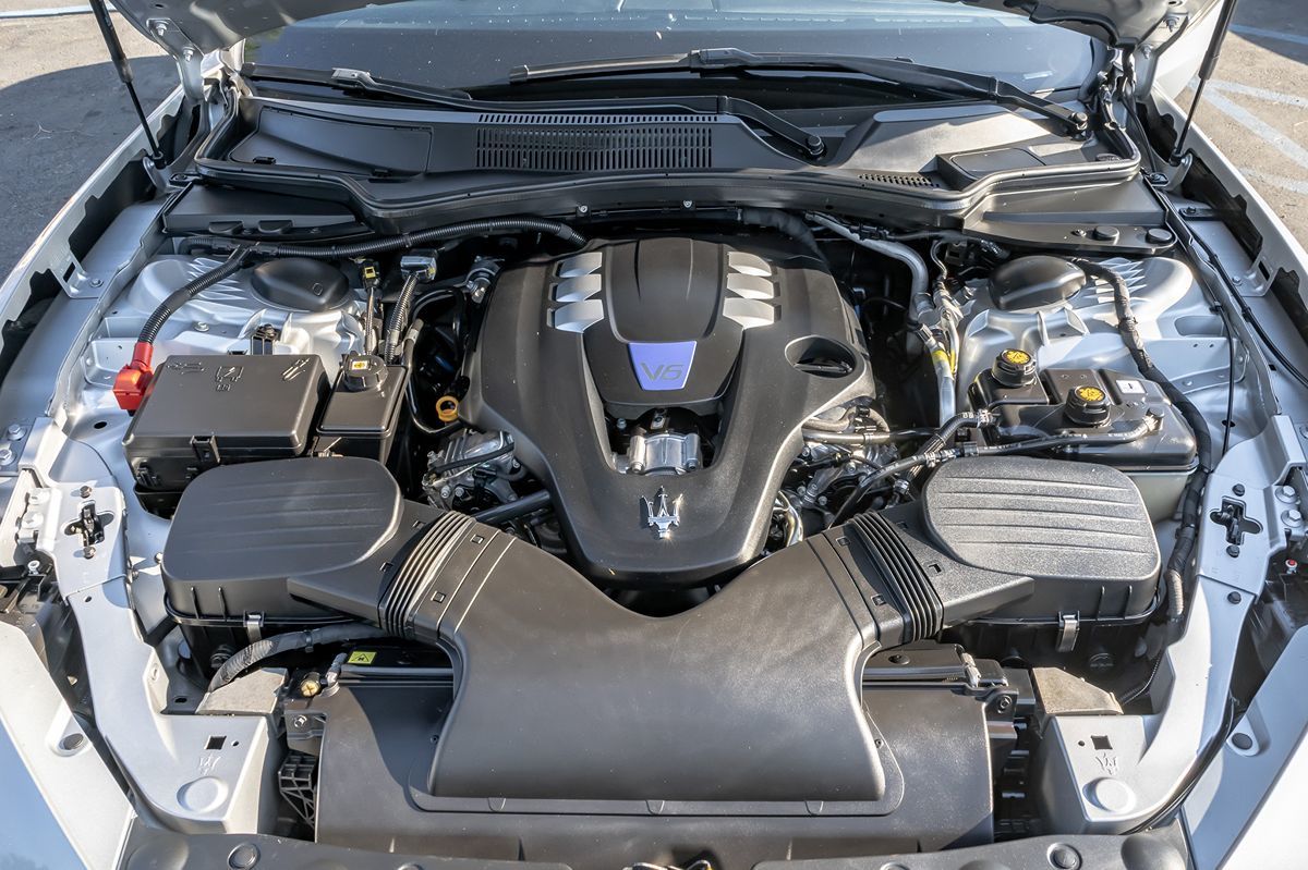 2017 Maserati Ghibli S photo 17