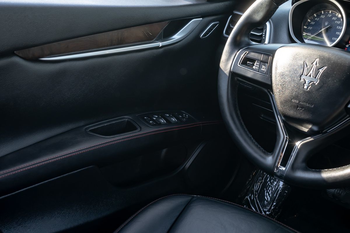 2017 Maserati Ghibli S photo 18