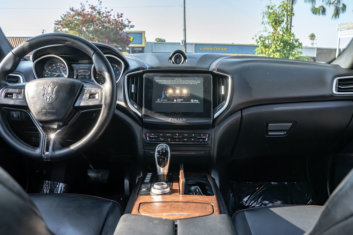 2017 Maserati Ghibli S photo 19