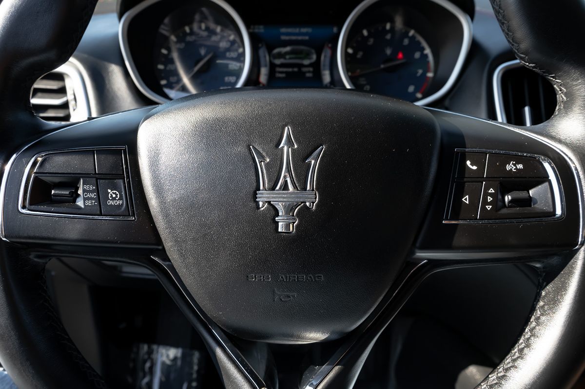 2017 Maserati Ghibli S photo 23
