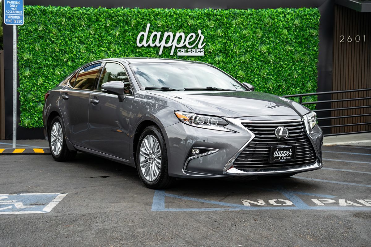 2016 Lexus ES 350 photo 3