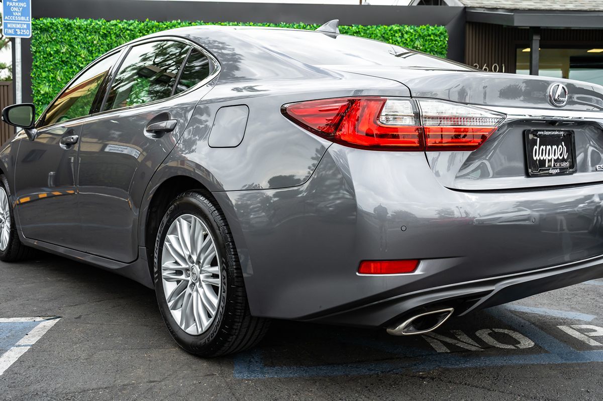 2016 Lexus ES 350 photo 8