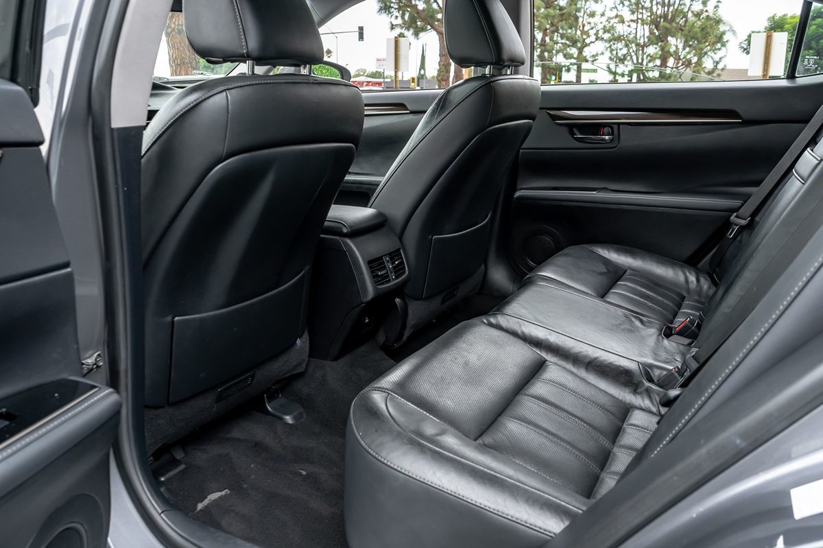 2016 Lexus ES 350 photo 13