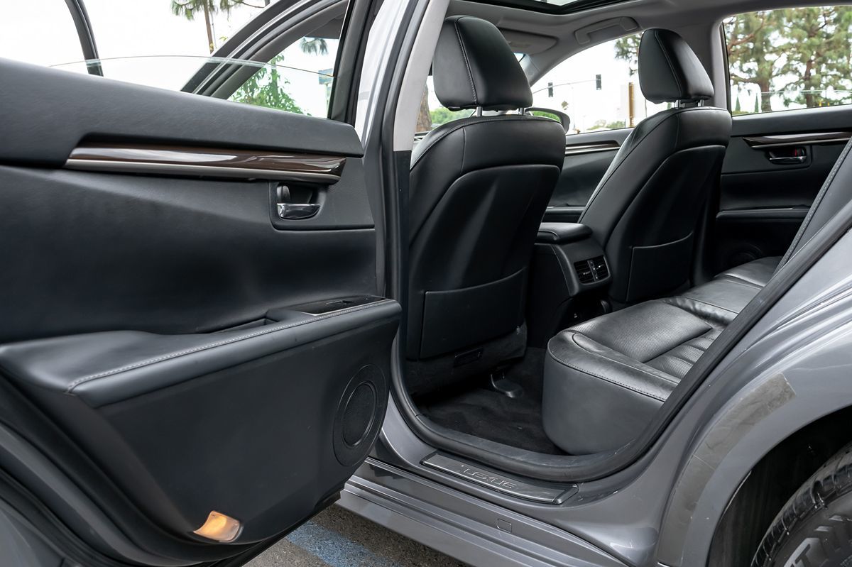2016 Lexus ES 350 photo 14