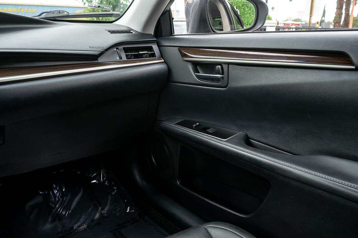 2016 Lexus ES 350 photo 22
