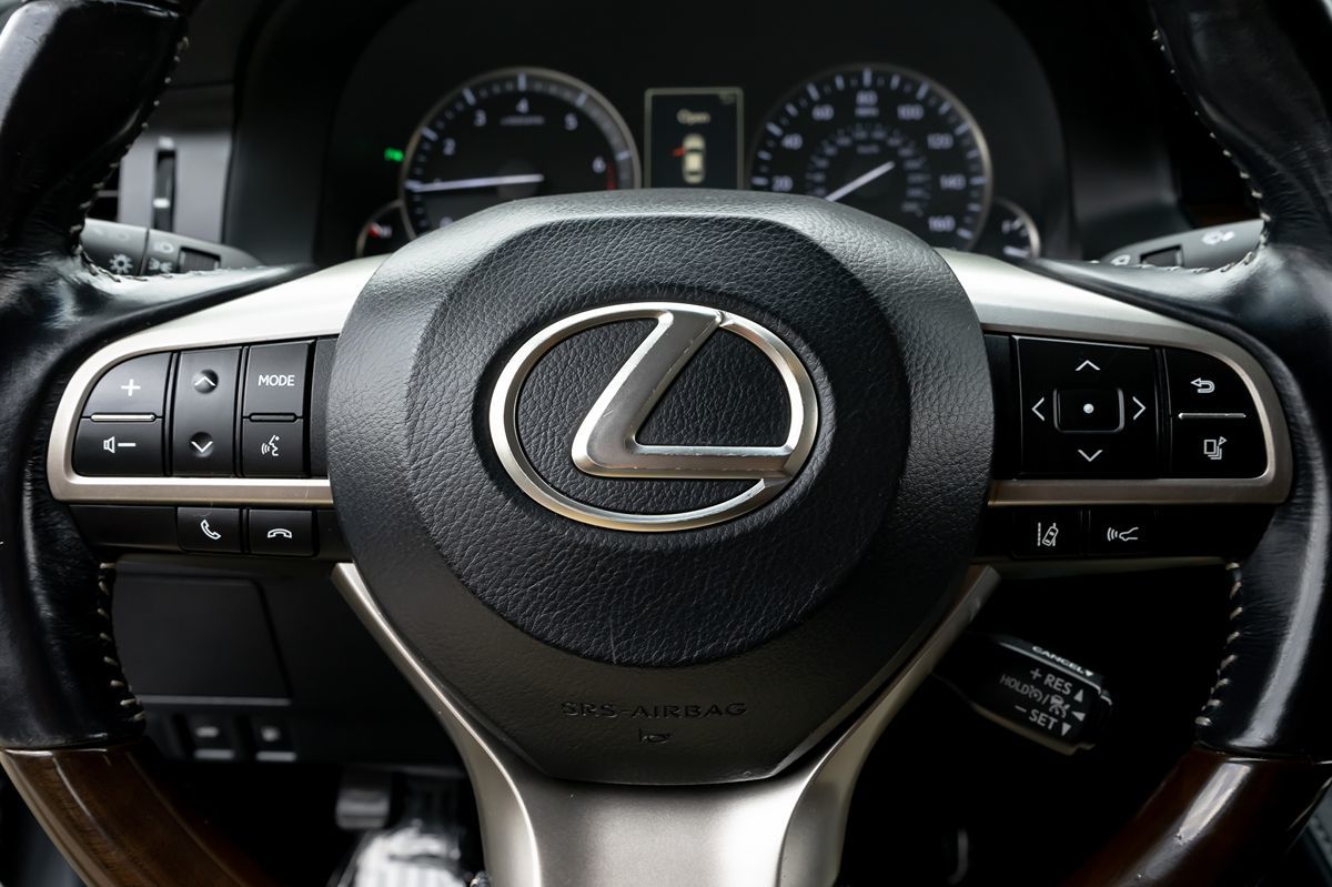 2016 Lexus ES 350 photo 23