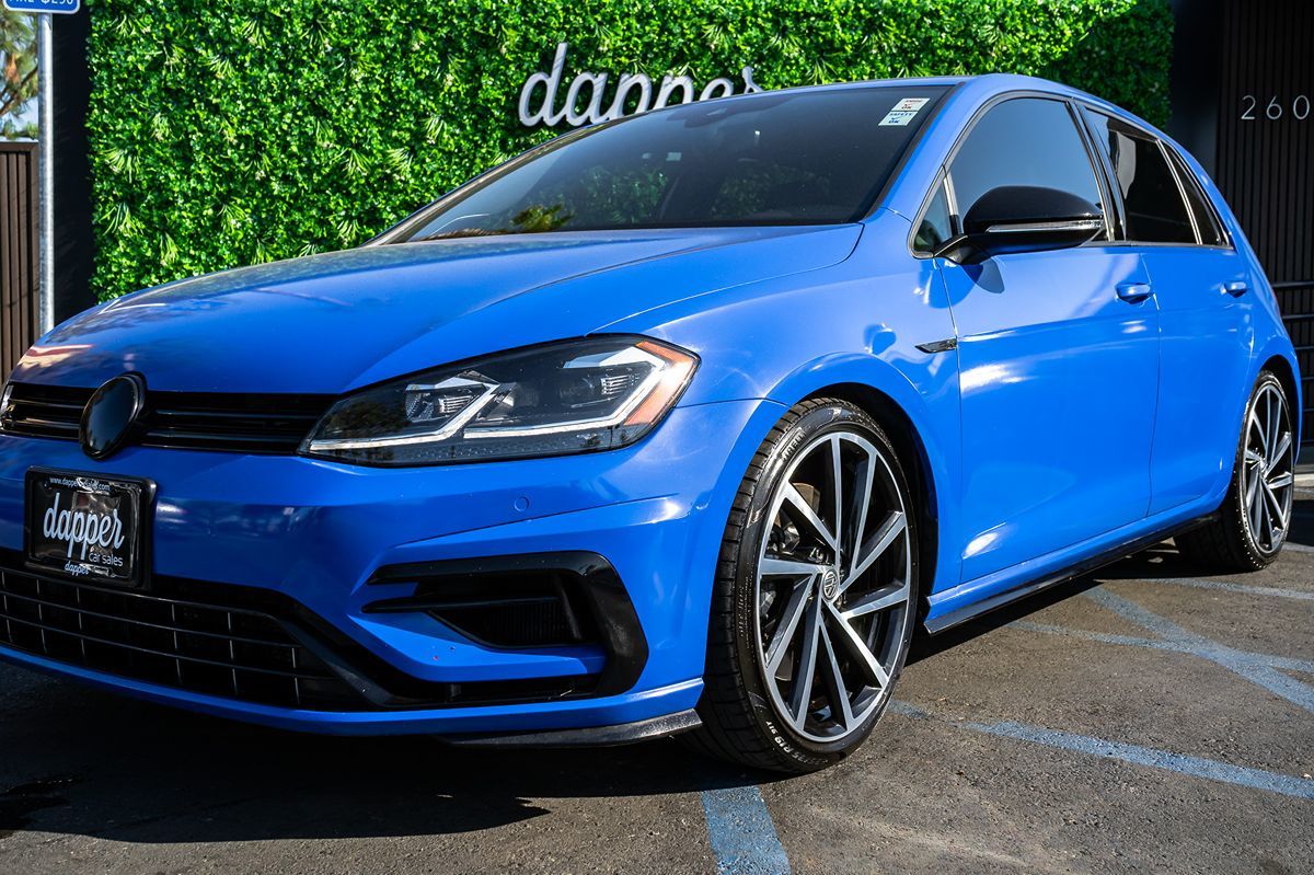 2018 Volkswagen Golf R 4Motion photo 2