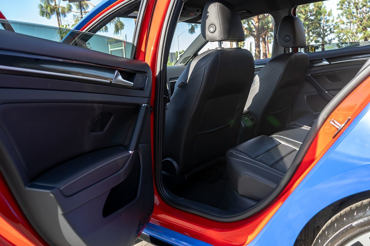 2018 Volkswagen Golf R 4Motion photo 13