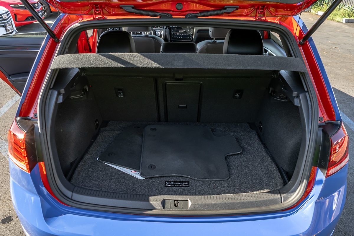 2018 Volkswagen Golf R 4Motion photo 15