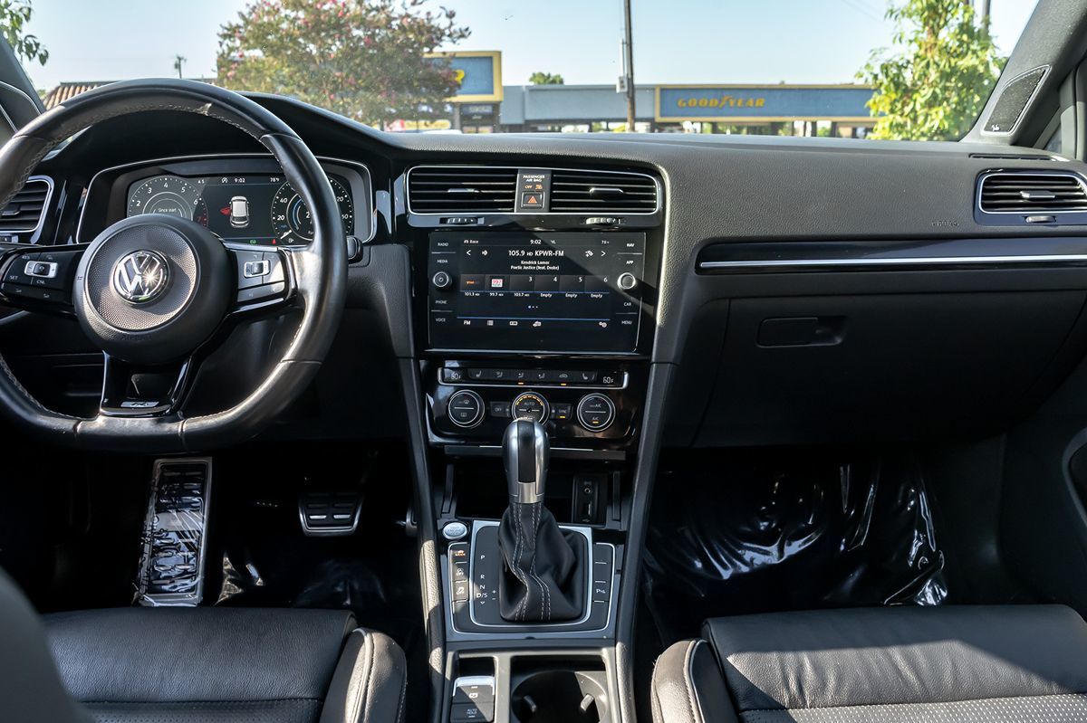 2018 Volkswagen Golf R 4Motion photo 18