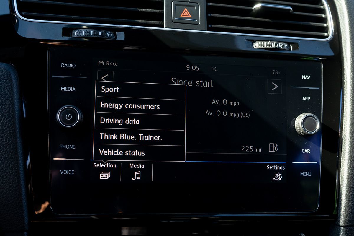 2018 Volkswagen Golf R 4Motion photo 31