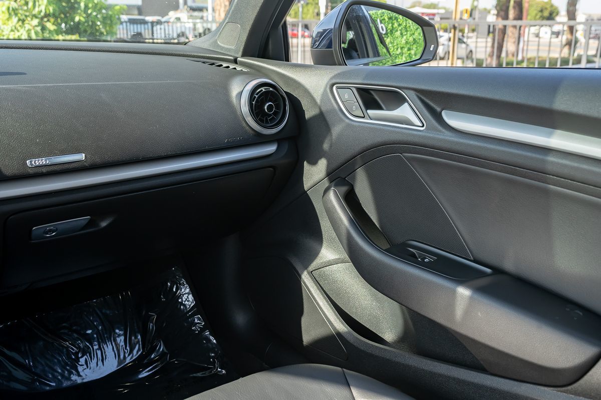 2018 Audi A3 Premium photo 21