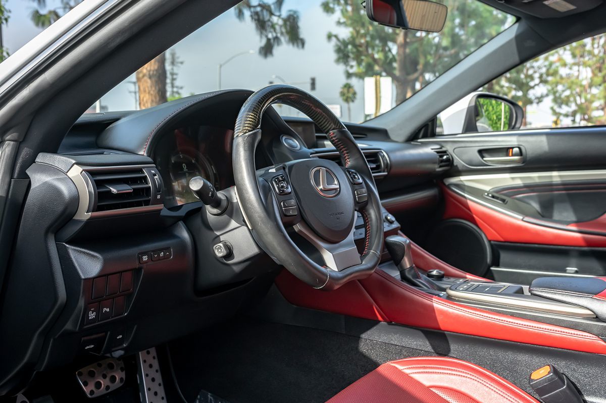 2015 Lexus RC 350 photo 12
