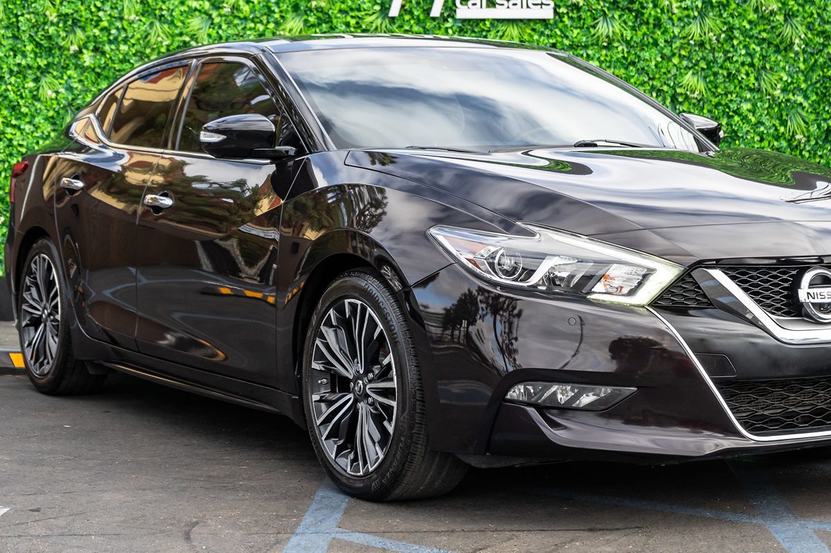 2017 Nissan Maxima Platinum photo 4