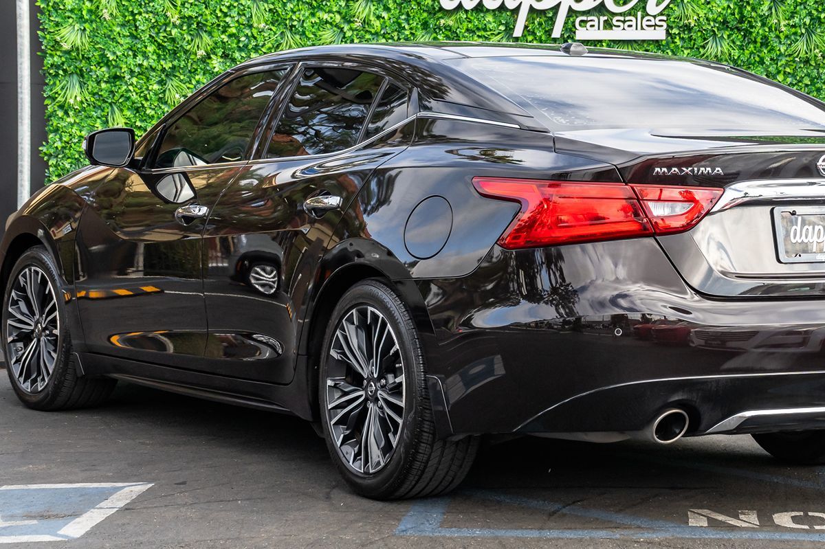 2017 Nissan Maxima Platinum photo 9