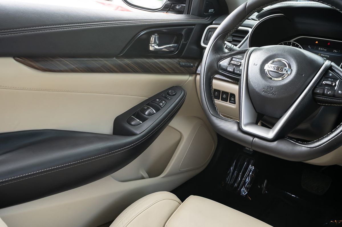 2017 Nissan Maxima Platinum photo 17
