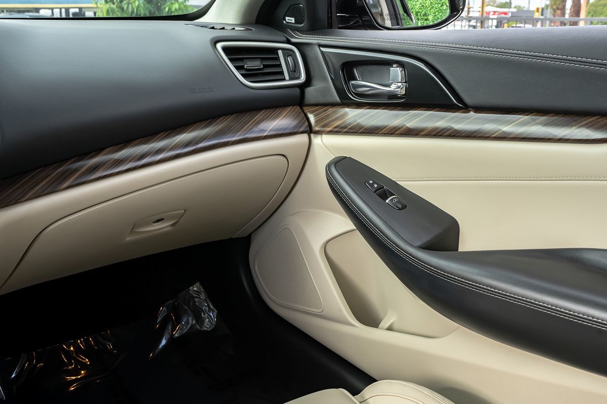 2017 Nissan Maxima Platinum photo 20