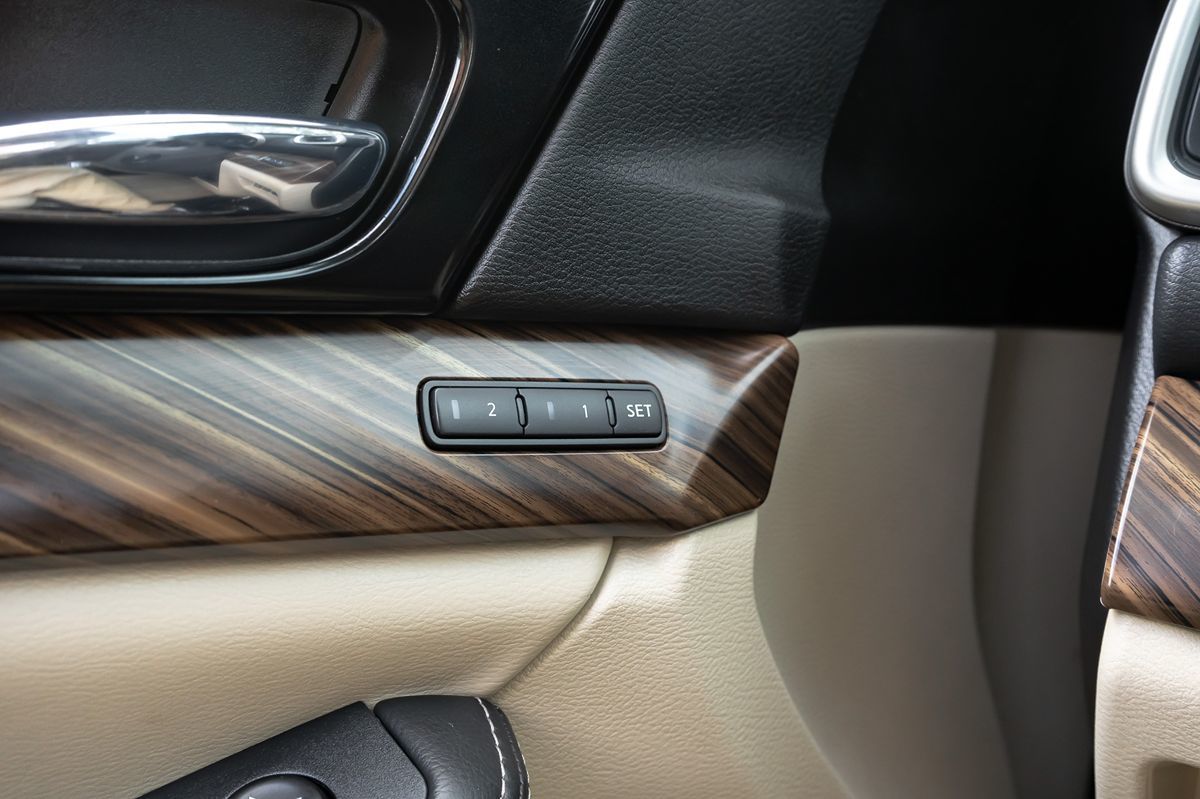 2017 Nissan Maxima Platinum photo 27