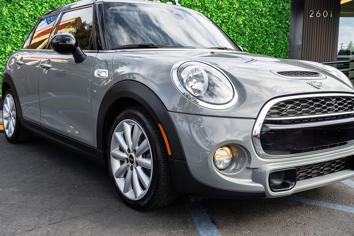 2019 Mini Cooper 4 Door Hardtop Signature photo 3
