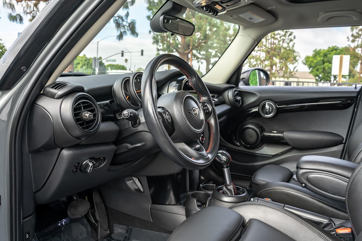 2019 Mini Cooper 4 Door Hardtop Signature photo 8