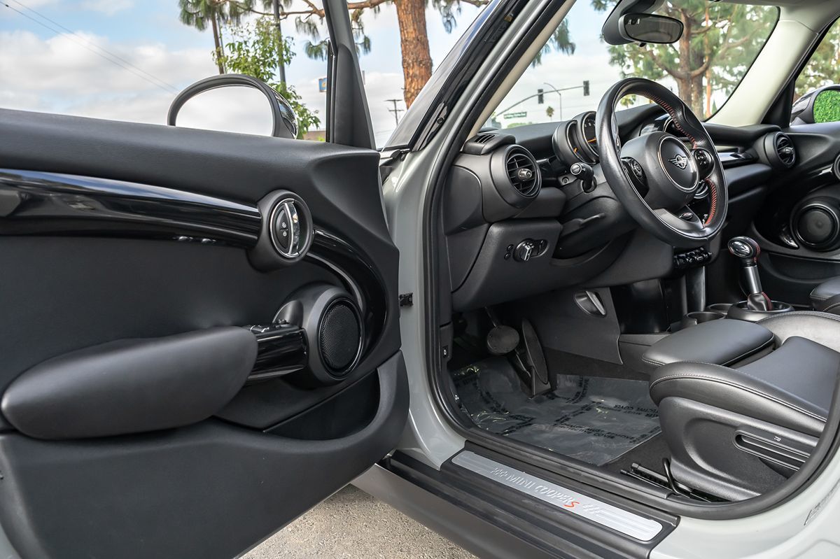 2019 Mini Cooper 4 Door Hardtop Signature photo 9