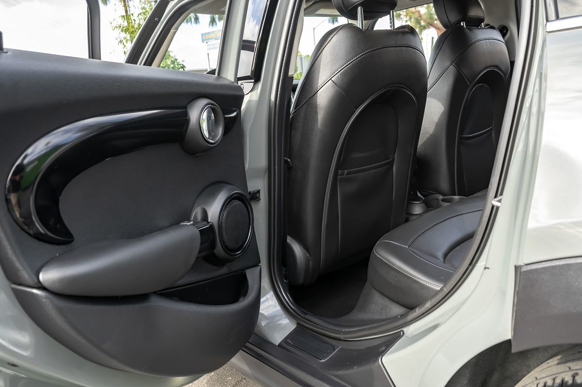 2019 Mini Cooper 4 Door Hardtop Signature photo 13