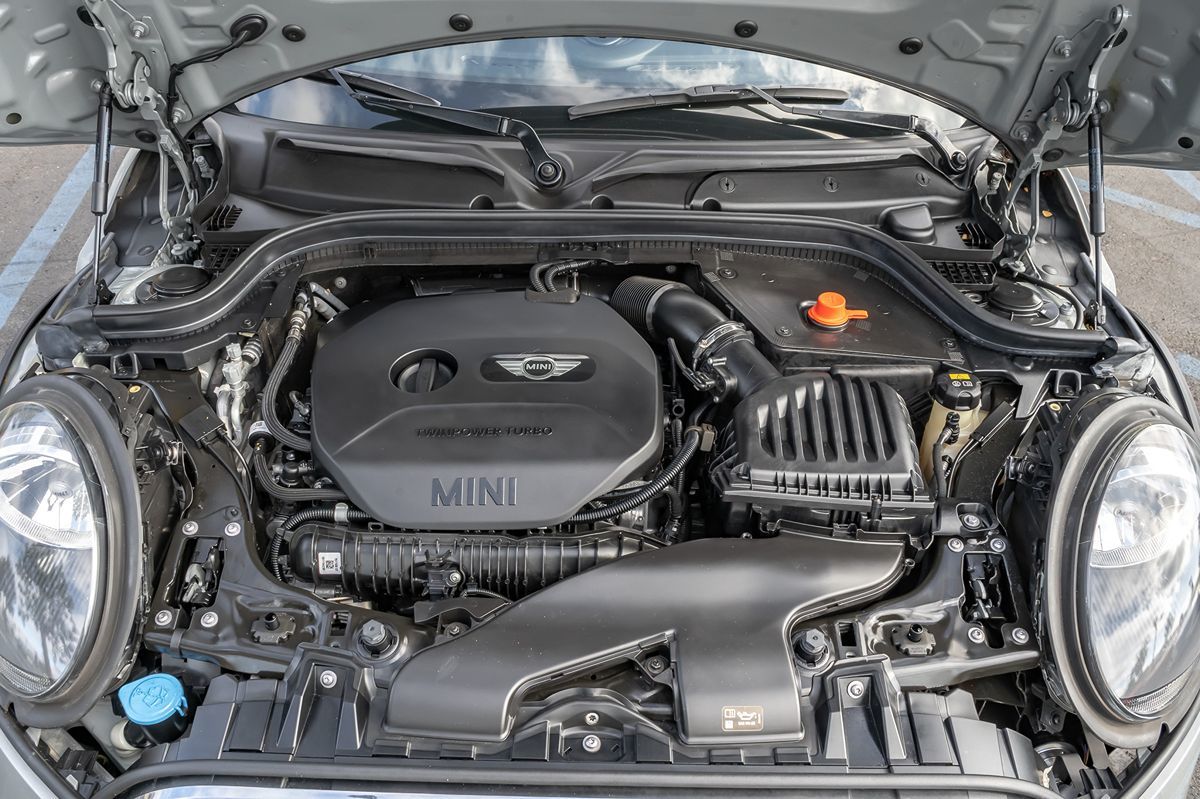 2019 Mini Cooper 4 Door Hardtop Signature photo 16