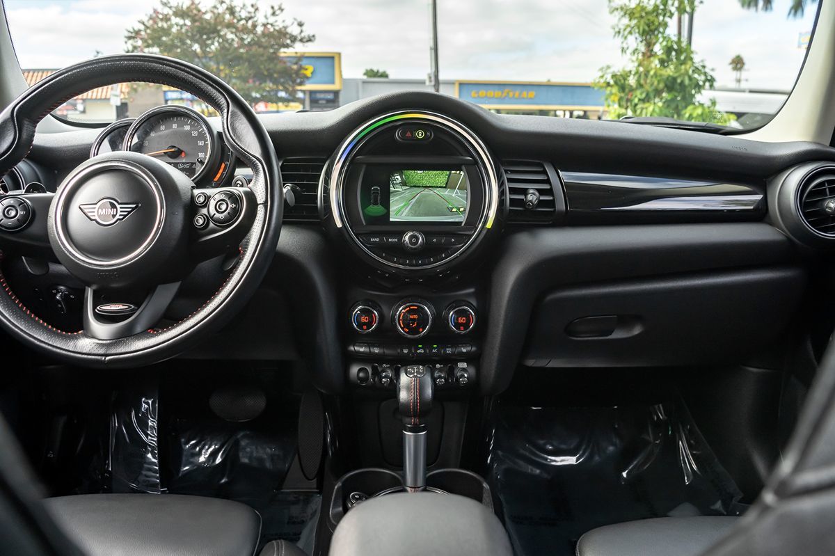 2019 Mini Cooper 4 Door Hardtop Signature photo 18