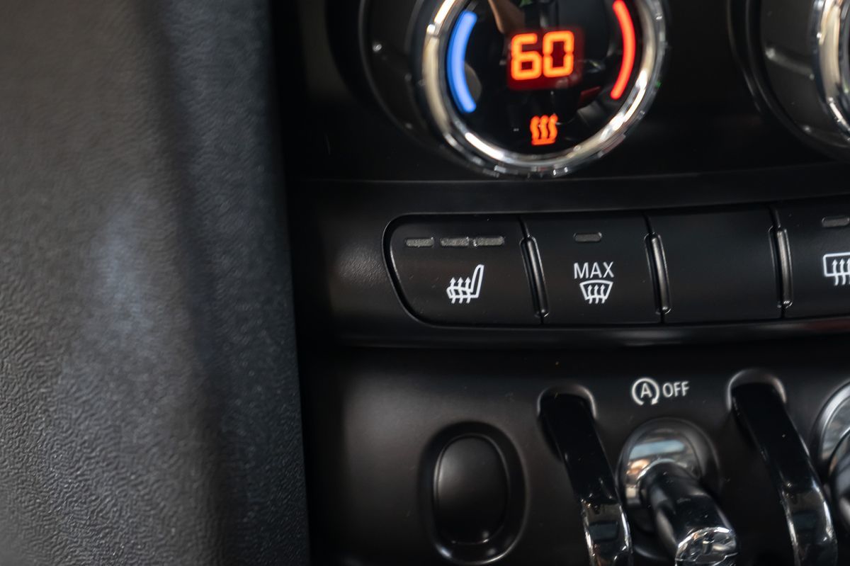 2019 Mini Cooper 4 Door Hardtop Signature photo 23