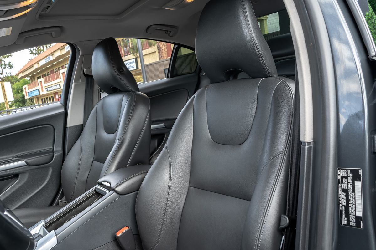 2015 Volvo S60 T5 Drive-E Premier photo 12