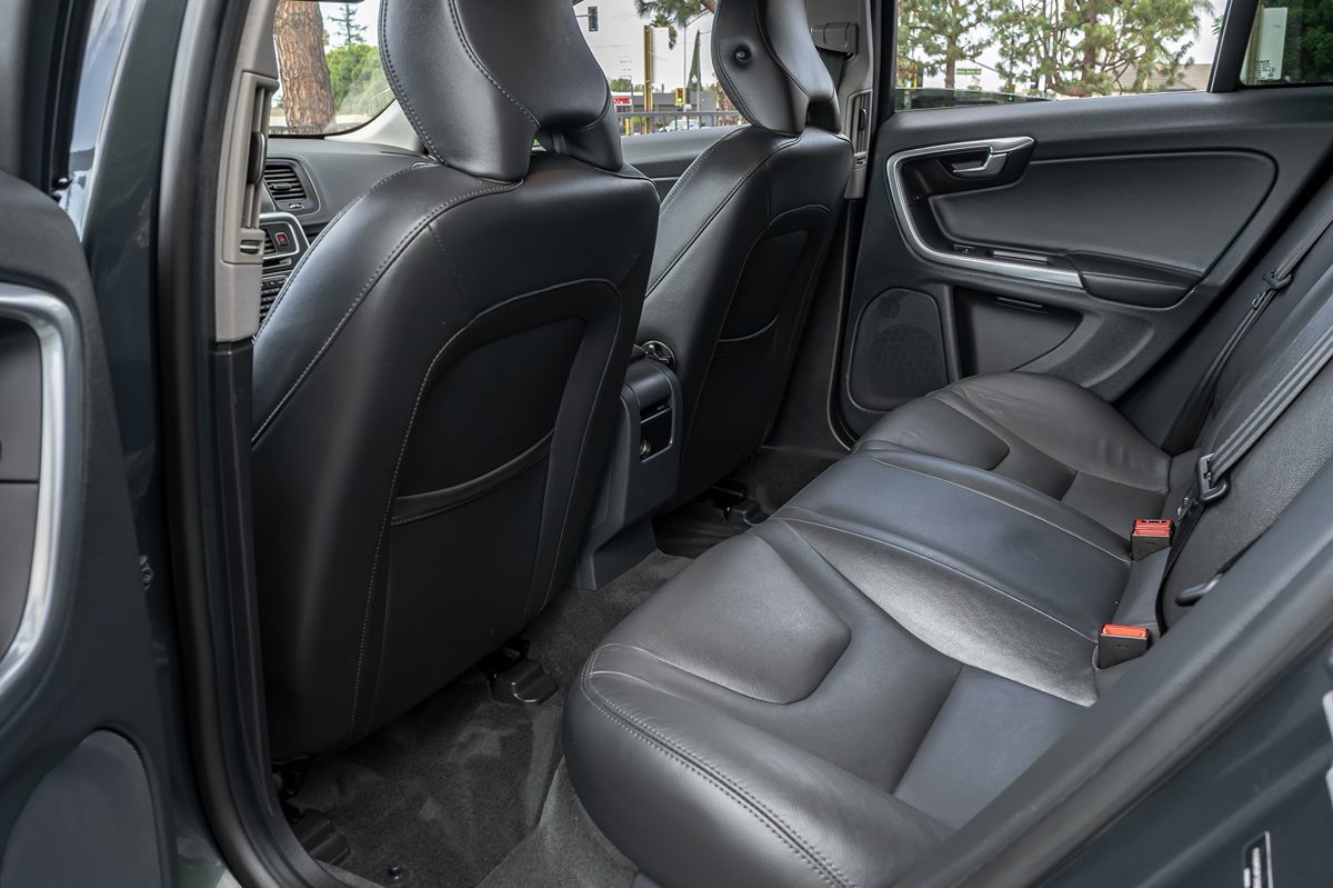 2015 Volvo S60 T5 Drive-E Premier photo 14