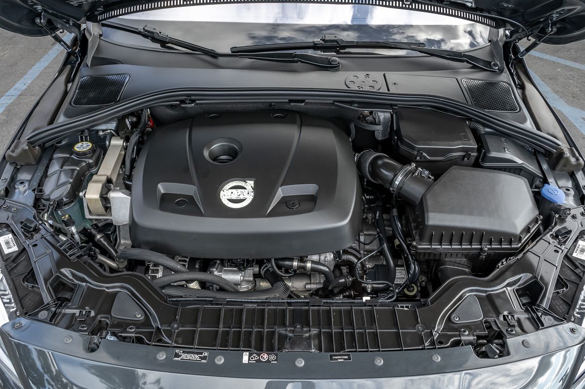 2015 Volvo S60 T5 Drive-E Premier photo 18