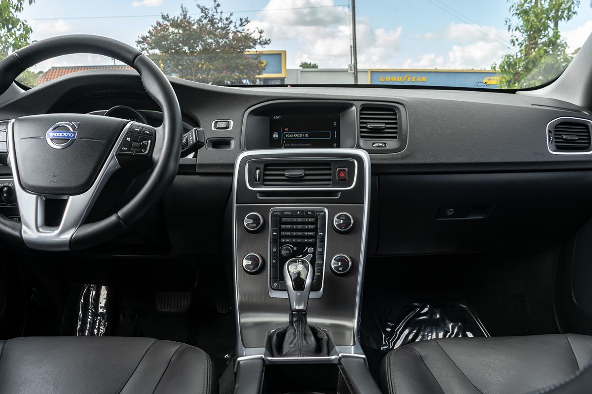 2015 Volvo S60 T5 Drive-E Premier photo 20